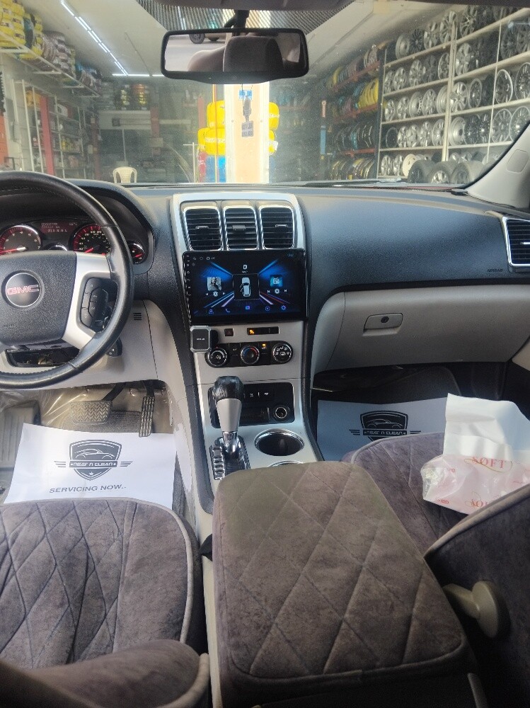 GMC Acadia - 13
