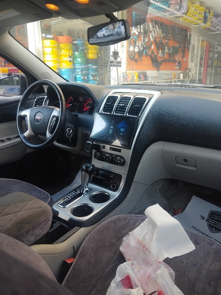 GMC Acadia - 10