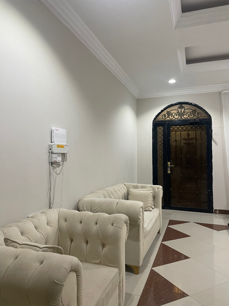طقم مجلس كراسي و سجاد و طاوله  - 4