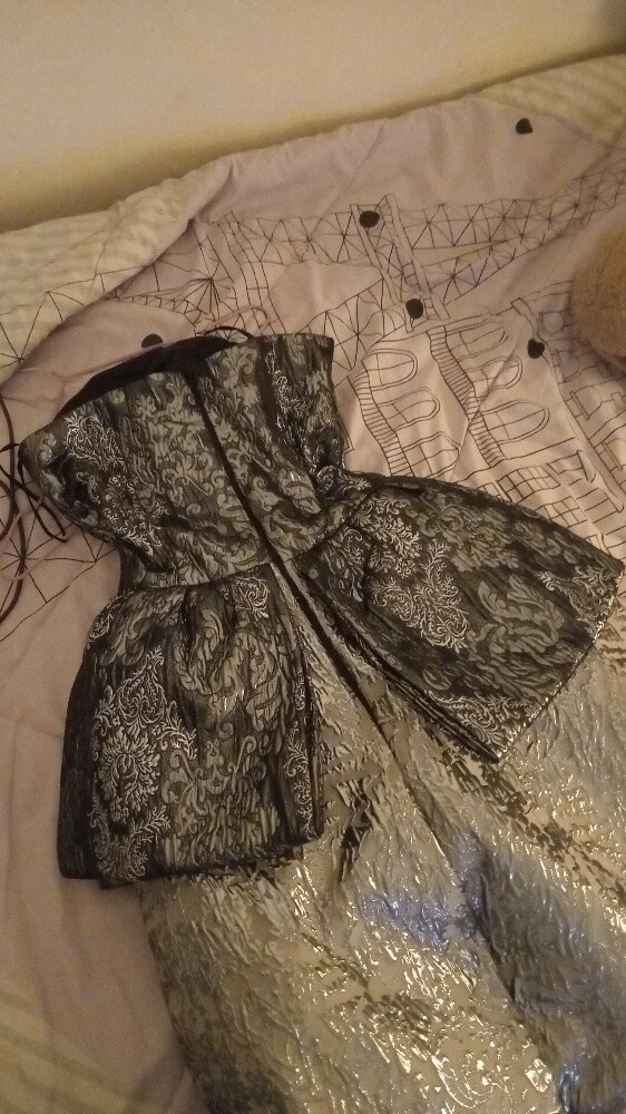A very luxurious dress - 3