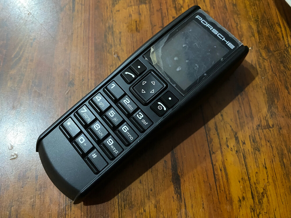 هاتف بلوتوث بورشه - 1