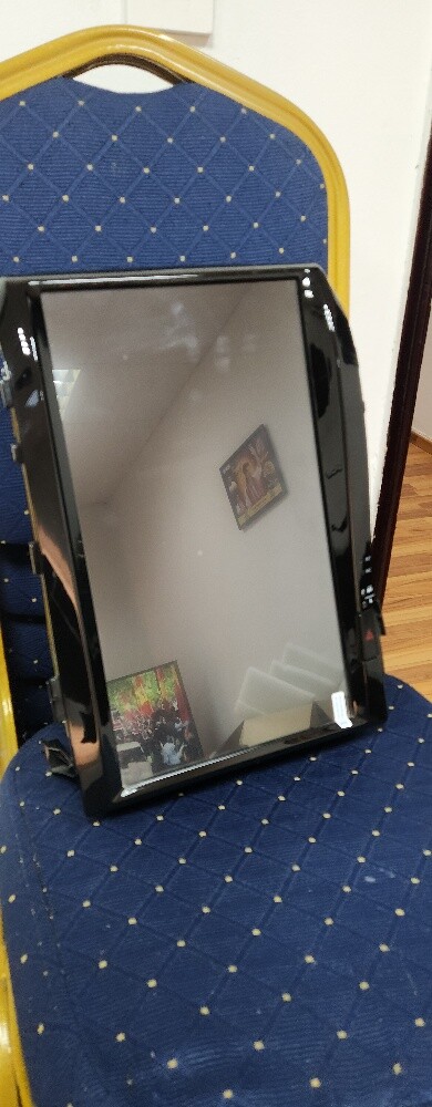 16" Tesla-Style Vertical Screen - 2