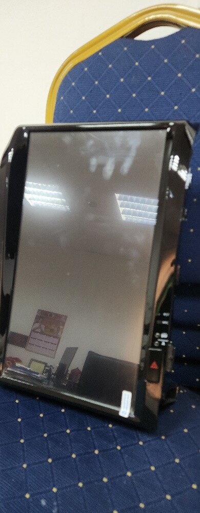 16" Tesla-Style Vertical Screen - 1