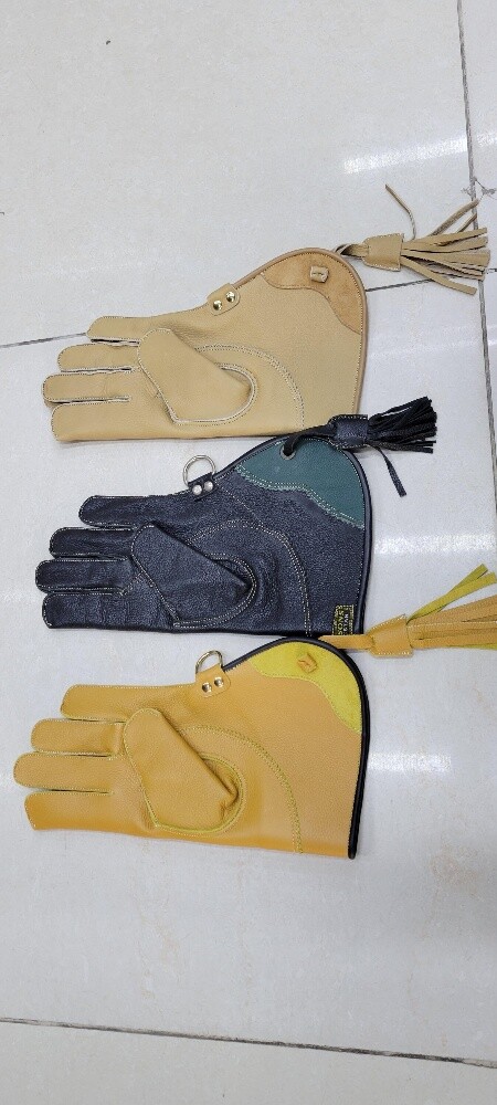 leather glove for falcon - 3