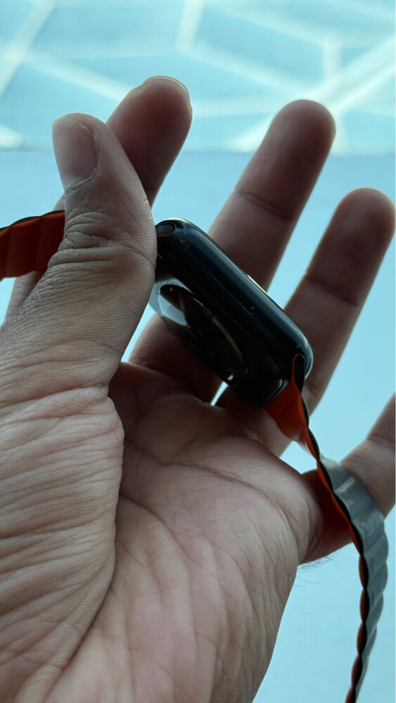ساعة أبل من السلسلة 8 - 5