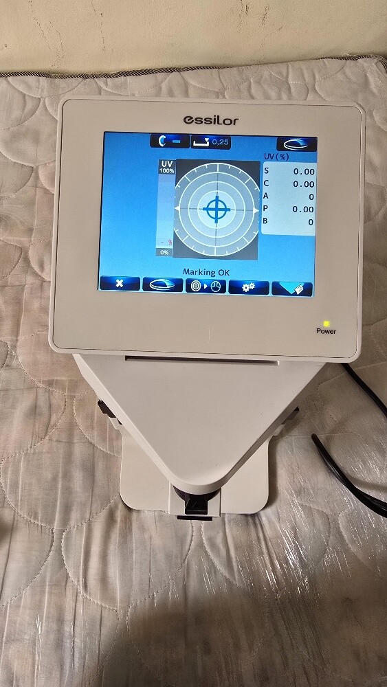 Essilor ALM 700 Automatic Lensmeter - 2