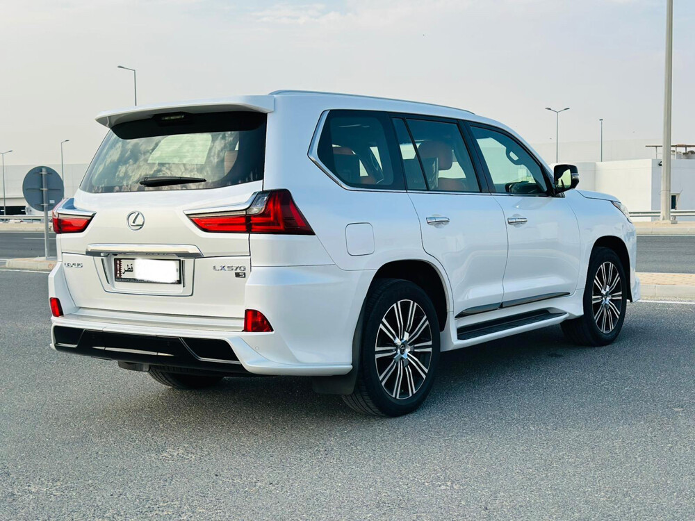 Lexus LX 5.7 S model 2020 - 5