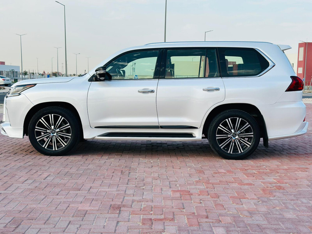 Lexus LX 5.7 S model 2020 - 2