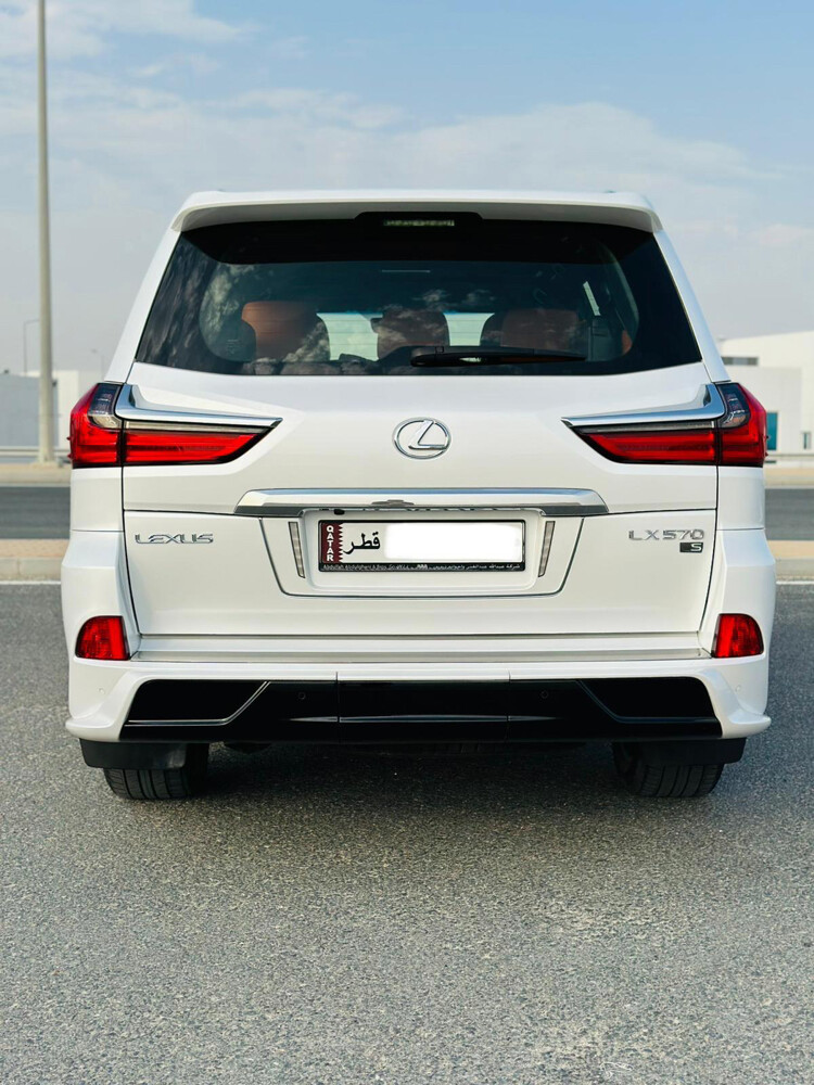 Lexus LX 5.7 S model 2020 - 8