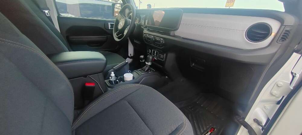 Selling Jeep Wrangler sport - 9