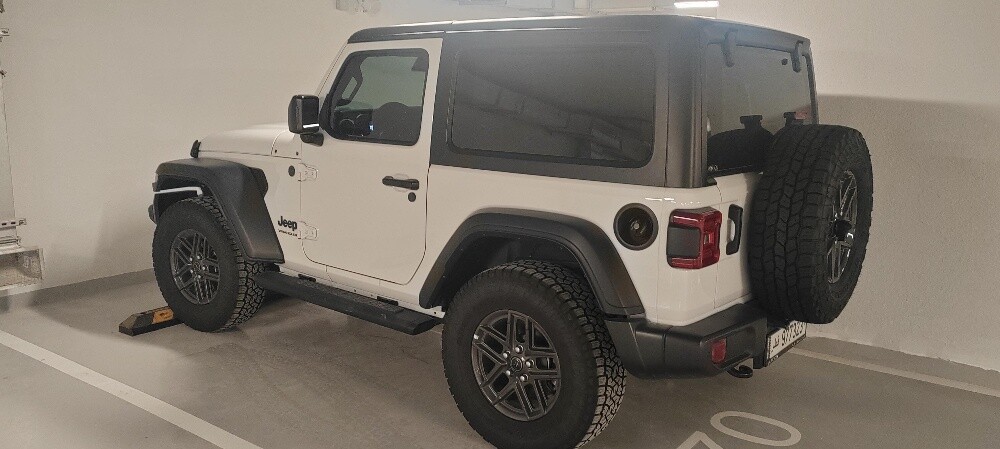 Selling Jeep Wrangler sport - 5