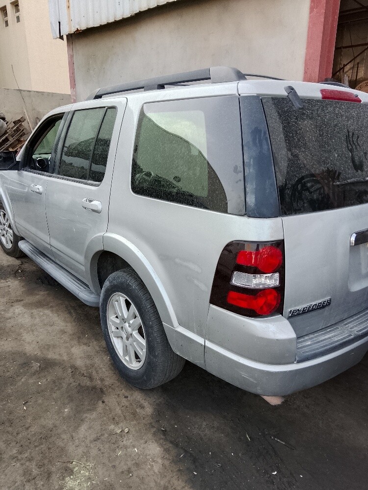 Ford Explorer 2009 (spare parts) - 3