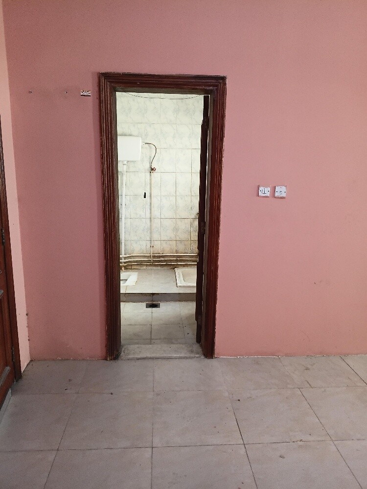 للايجار سكن عماال بالصناعية عدد ١ - 3