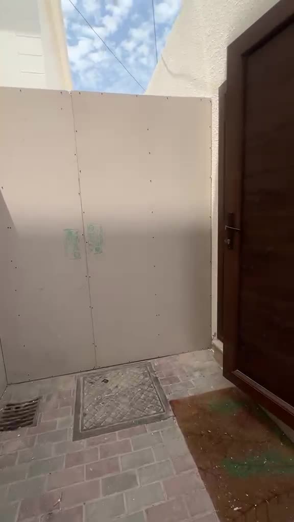 outhouse 1 bhk with back yard - 1