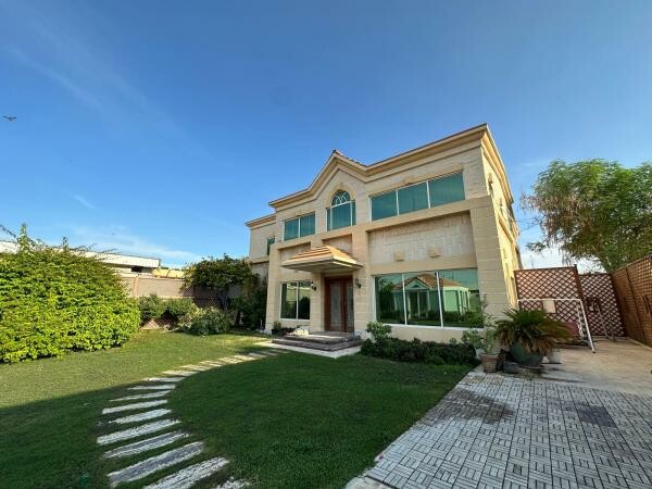 Villa 4 Sale with Premium location - 1