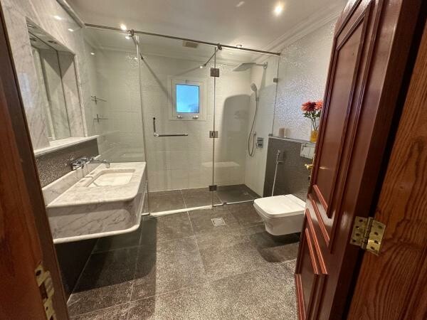 Villa 4 Sale with Premium location - 3