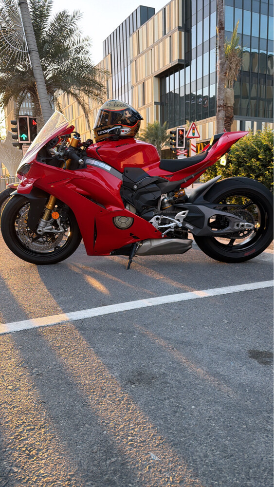 Ducati v4s 2025 - 1