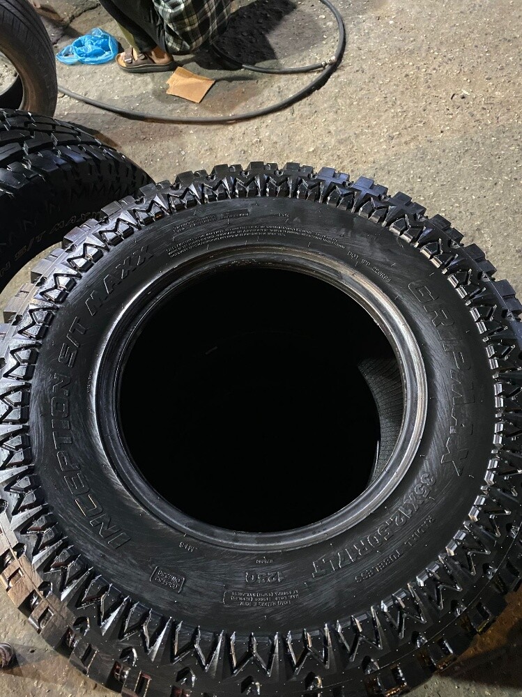 35/12/50/17" tire full fresh - 8