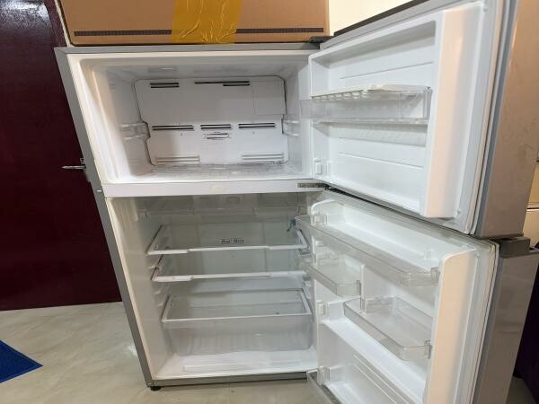 TOSHIBA REFRIGERATOR - 2