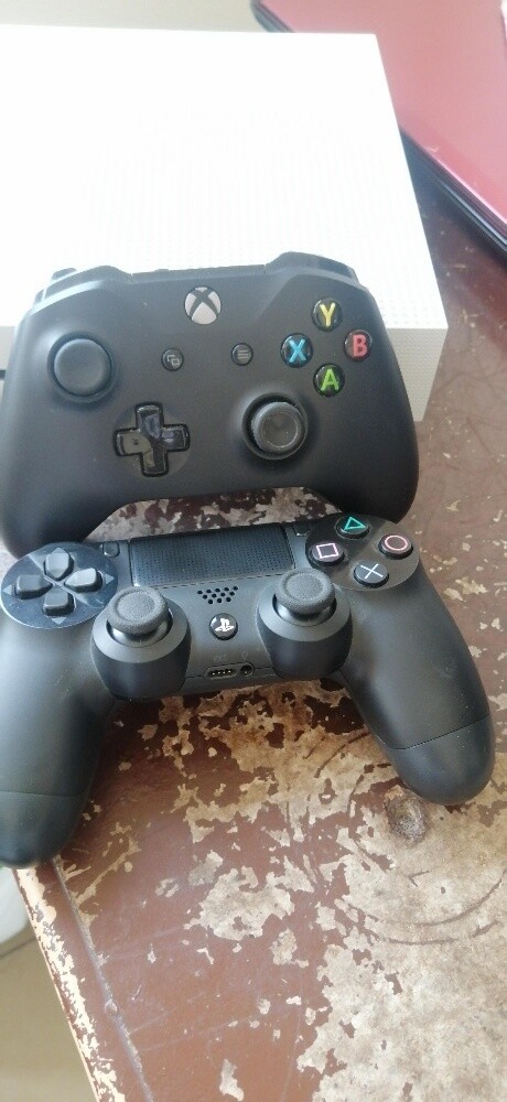 xbox one s - 4
