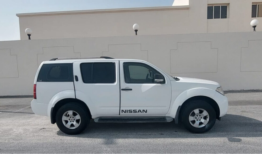 Nissan Pathfinder SE 4*4  - 4