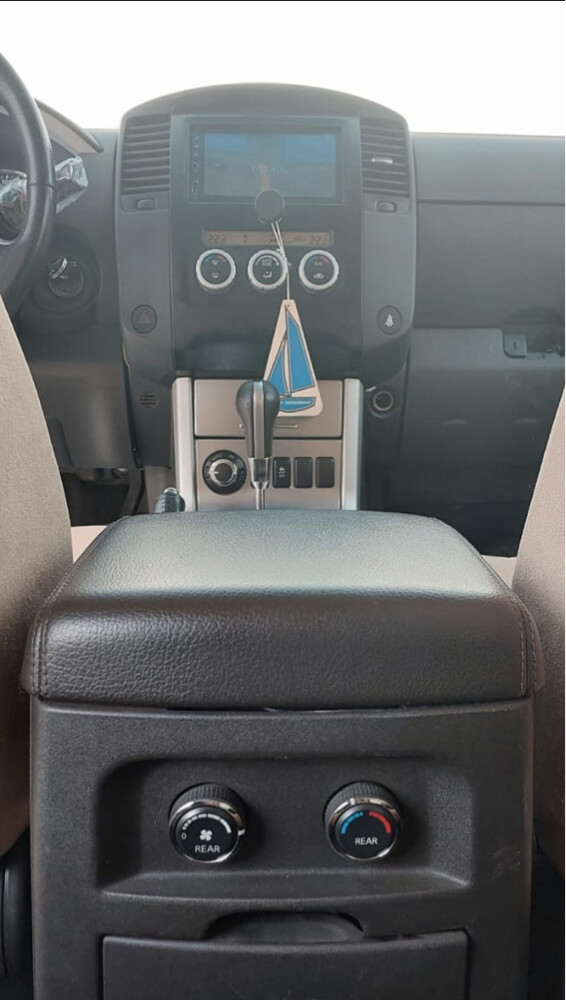 Nissan Pathfinder SE 4*4  - 11