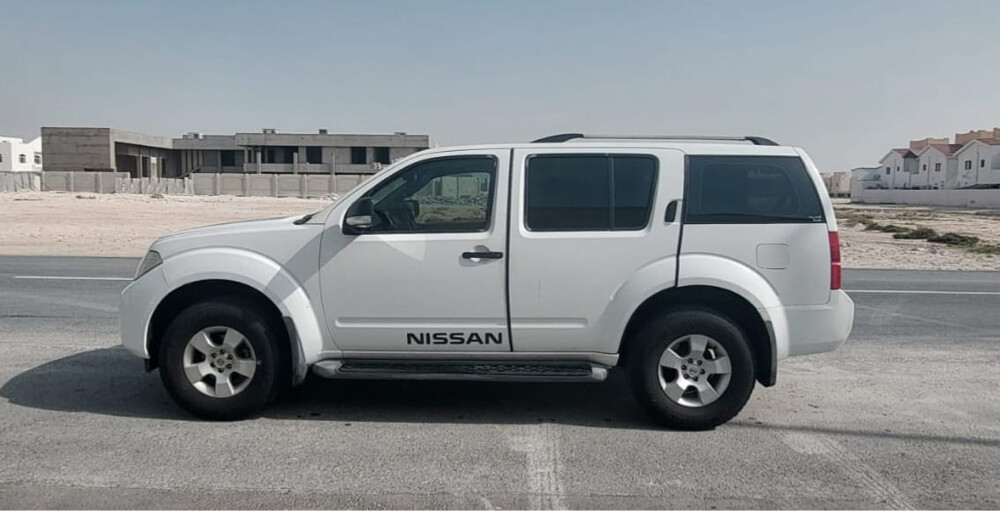 Nissan Pathfinder SE 4*4  - 8