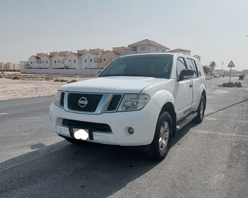 Nissan Pathfinder SE 4*4  - 1