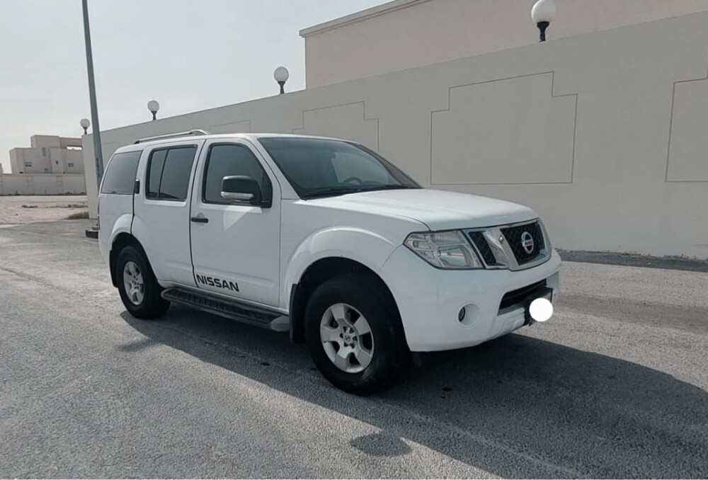 Nissan Pathfinder SE 4*4  - 6