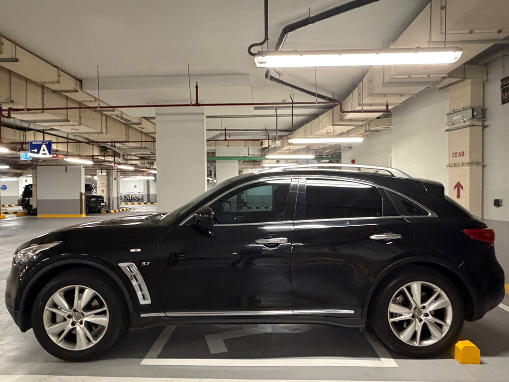 Infinity QX70 full option 4x4 - 6