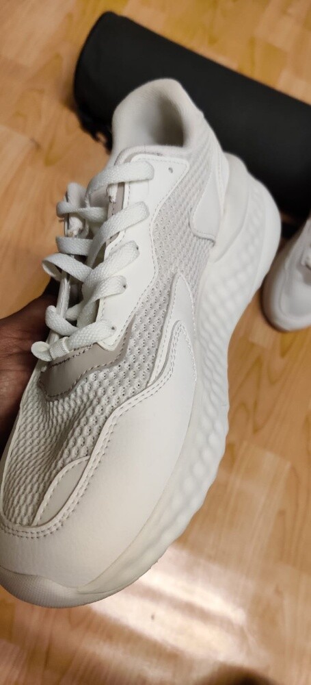 Ladies sports shoes (Used) - 3