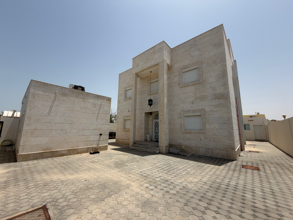 للإيجار فيلا مفروشة على الأسكان - 1