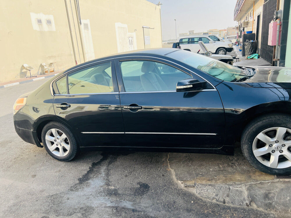 Nishan Altima - 2
