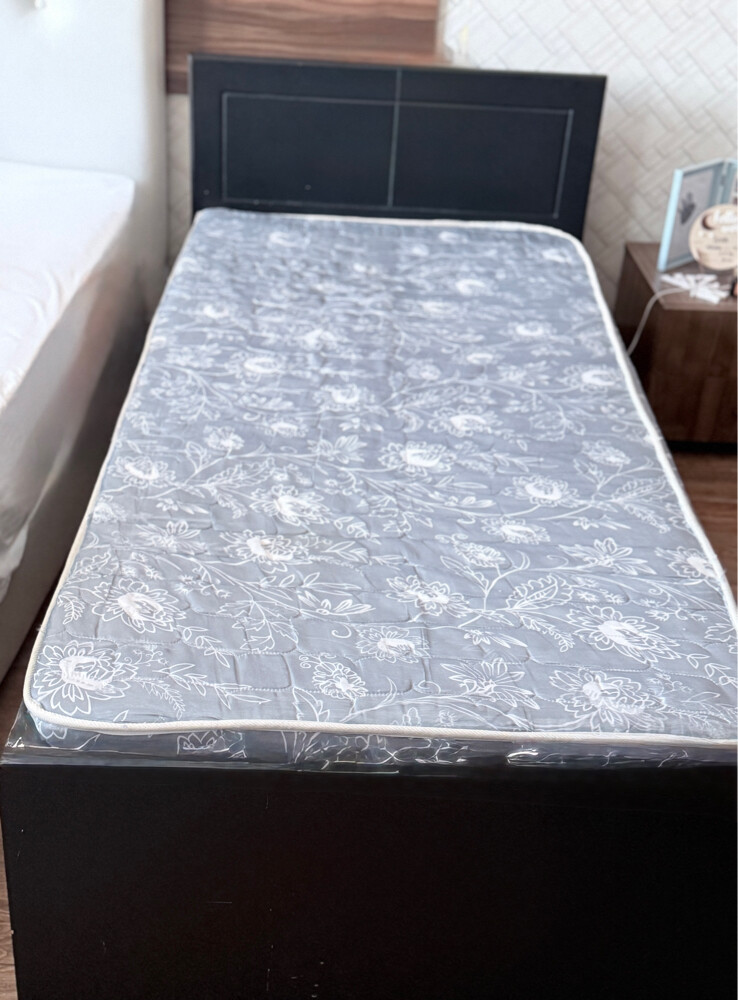 Single bed with mattress - 1