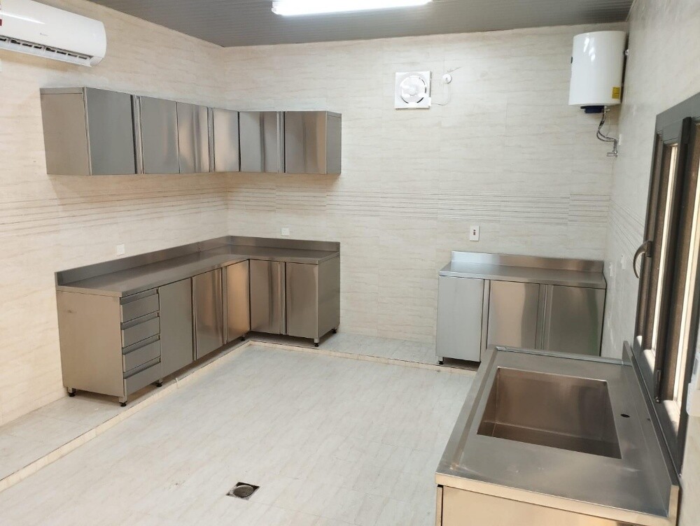 Custom fabrication SS Kitchen Equip - 16