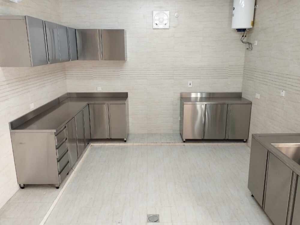 Custom fabrication SS Kitchen Equip - 15
