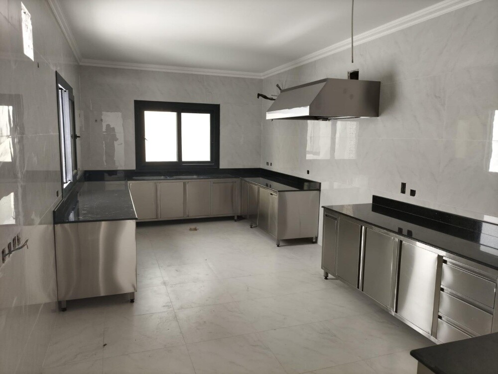 Custom fabrication SS Kitchen Equip - 4