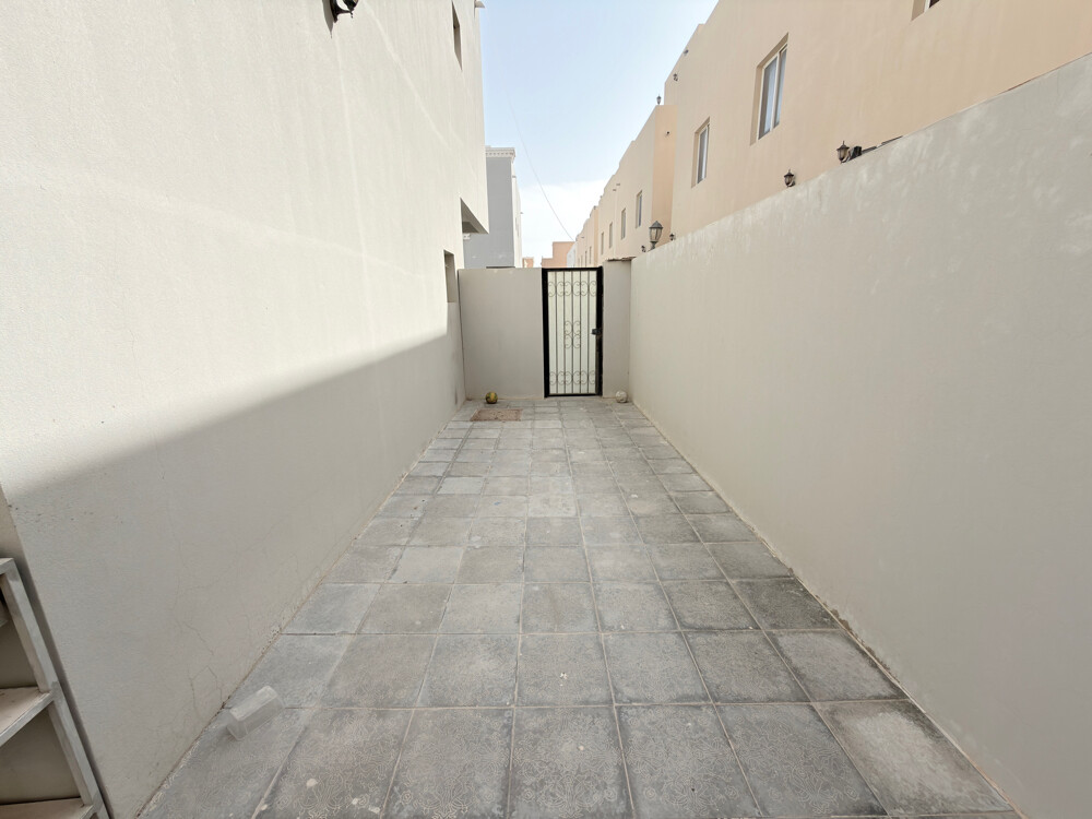 Villa in Umm Al Amad 6 bedroom - 12