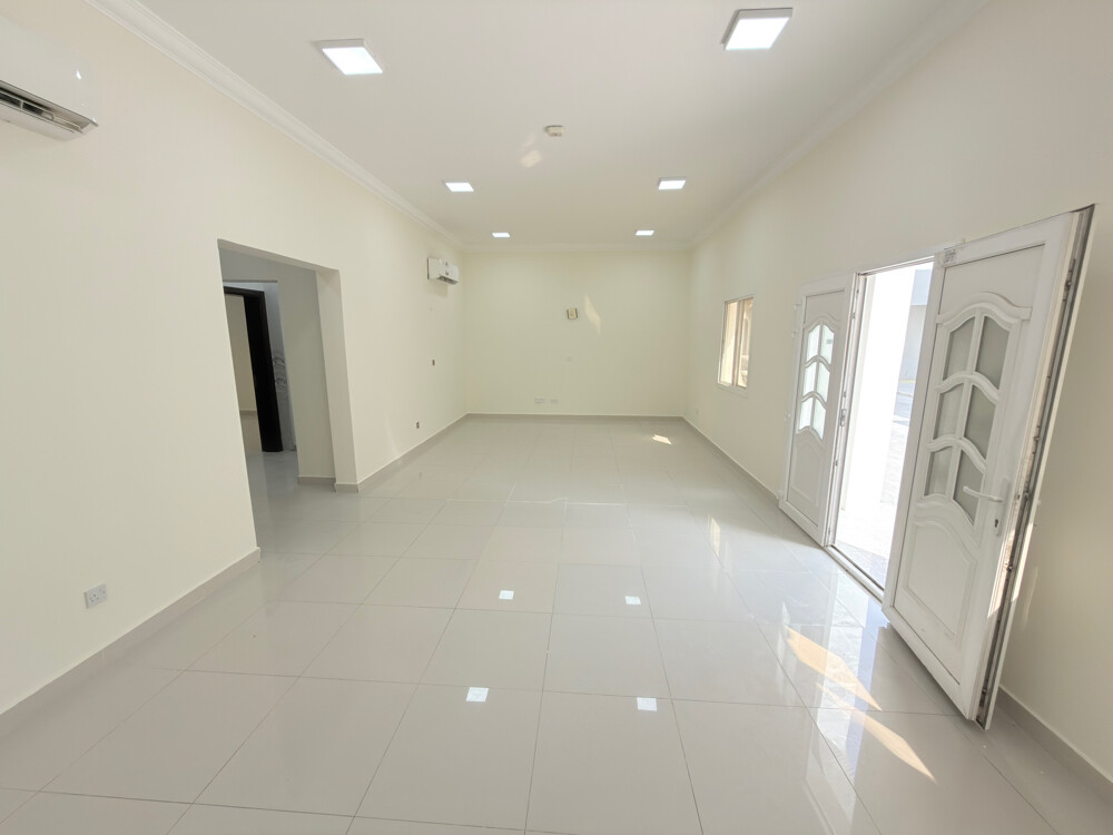 Villa in Umm Al Amad 6 bedroom - 5