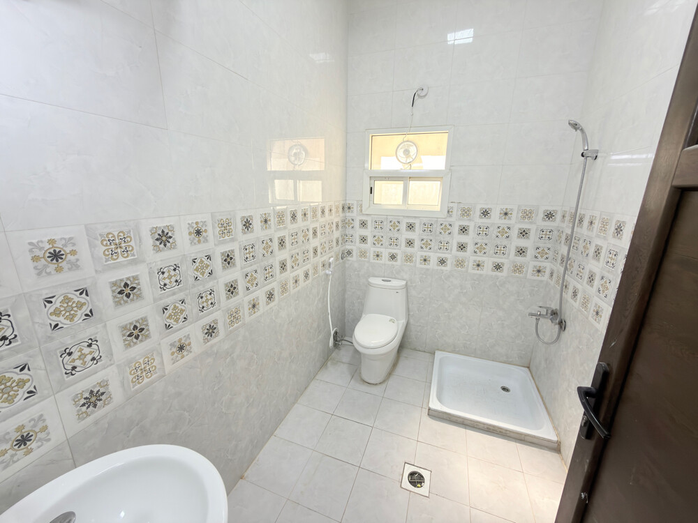 Villa in Umm Al Amad 6 bedroom - 7