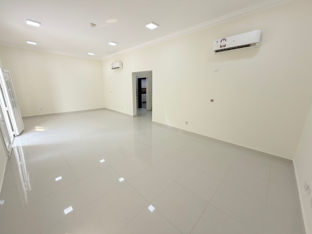 Villa in Umm Al Amad 6 bedroom - 1