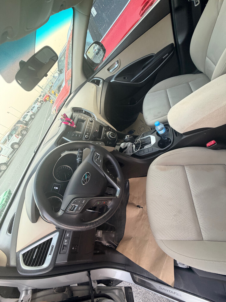 Hyundai Santafee mid option  - 6