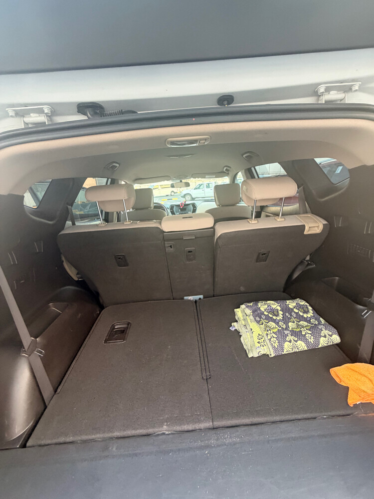 Hyundai Santafee mid option  - 5
