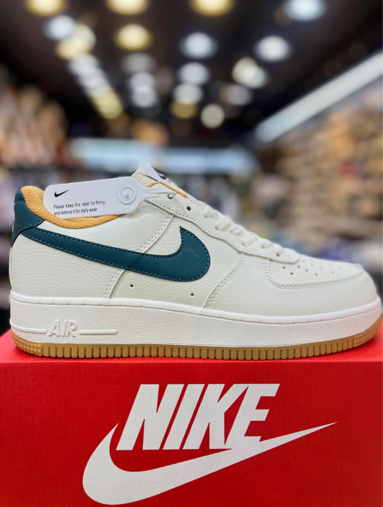 Nike  - 1