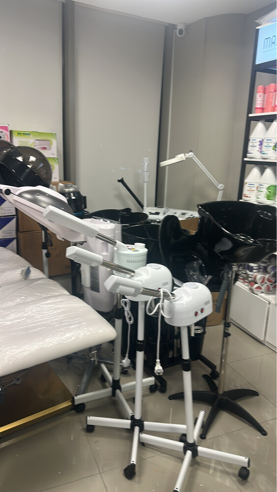 Salon items - 11