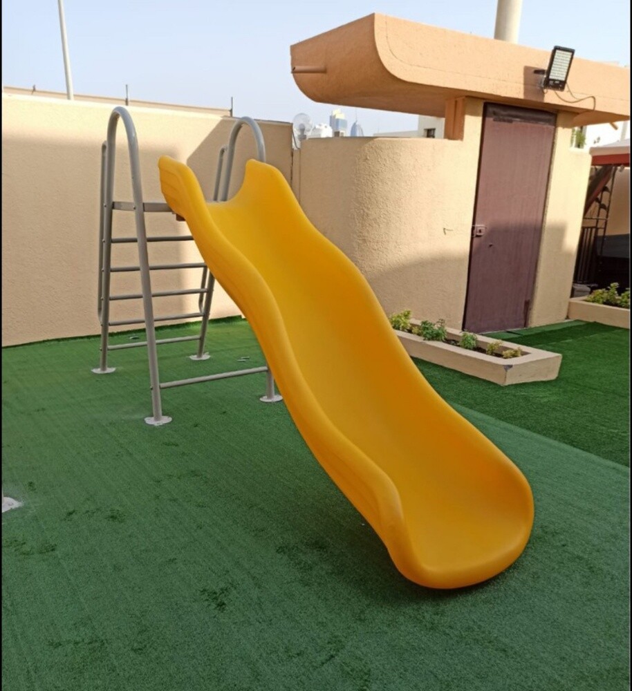 kids sliding - 4
