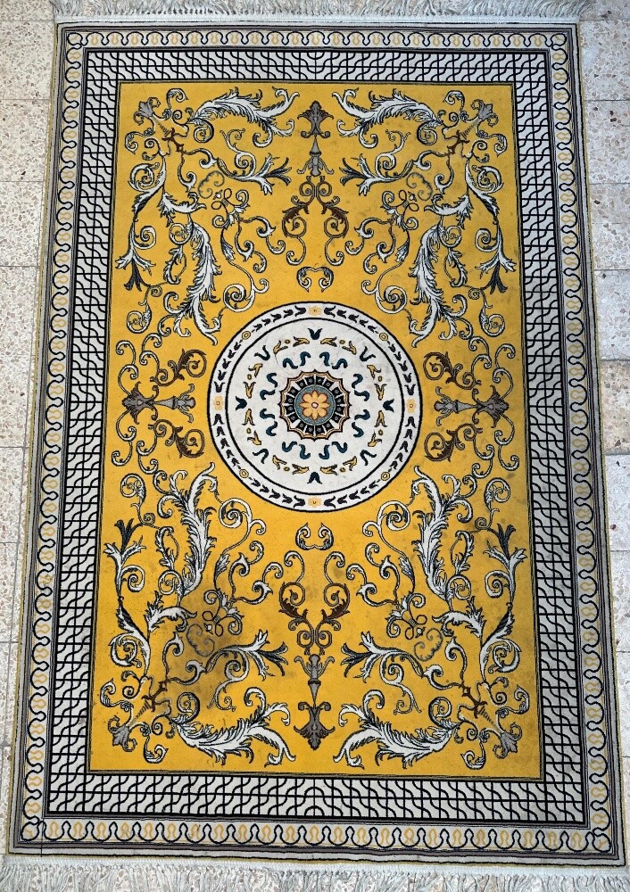 Turkey Carpet & Pouf - 1