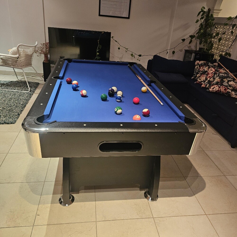 Billiard table/pool table - 1