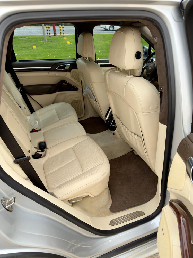 Porsche Cayenne GTS 2013 - 9