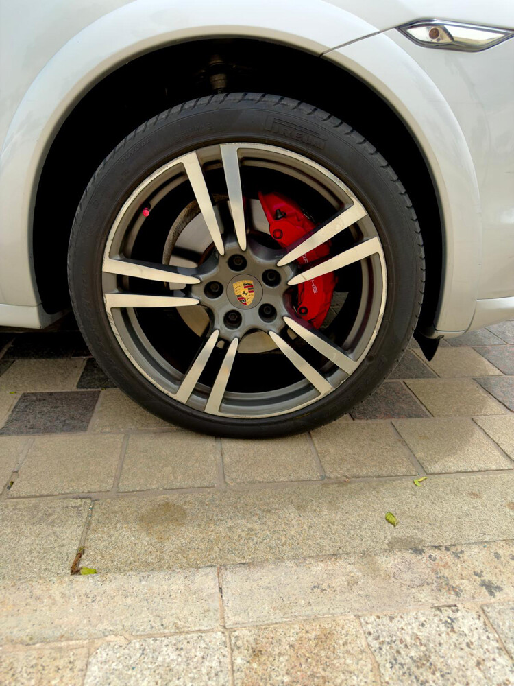 Porsche Cayenne GTS 2013 - 10